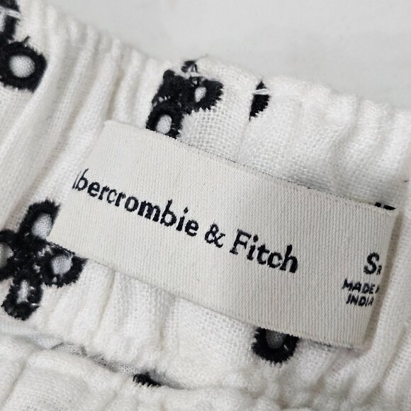 Abercrombie & Fitch Top and Shorts Set Sz Small Embroidered Eyelet White & Black - Picture 10 of 11